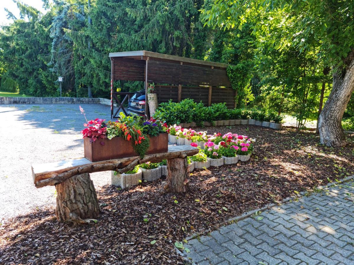 Hotel Landgasthof Fromm Untergruppenbach Exterior foto